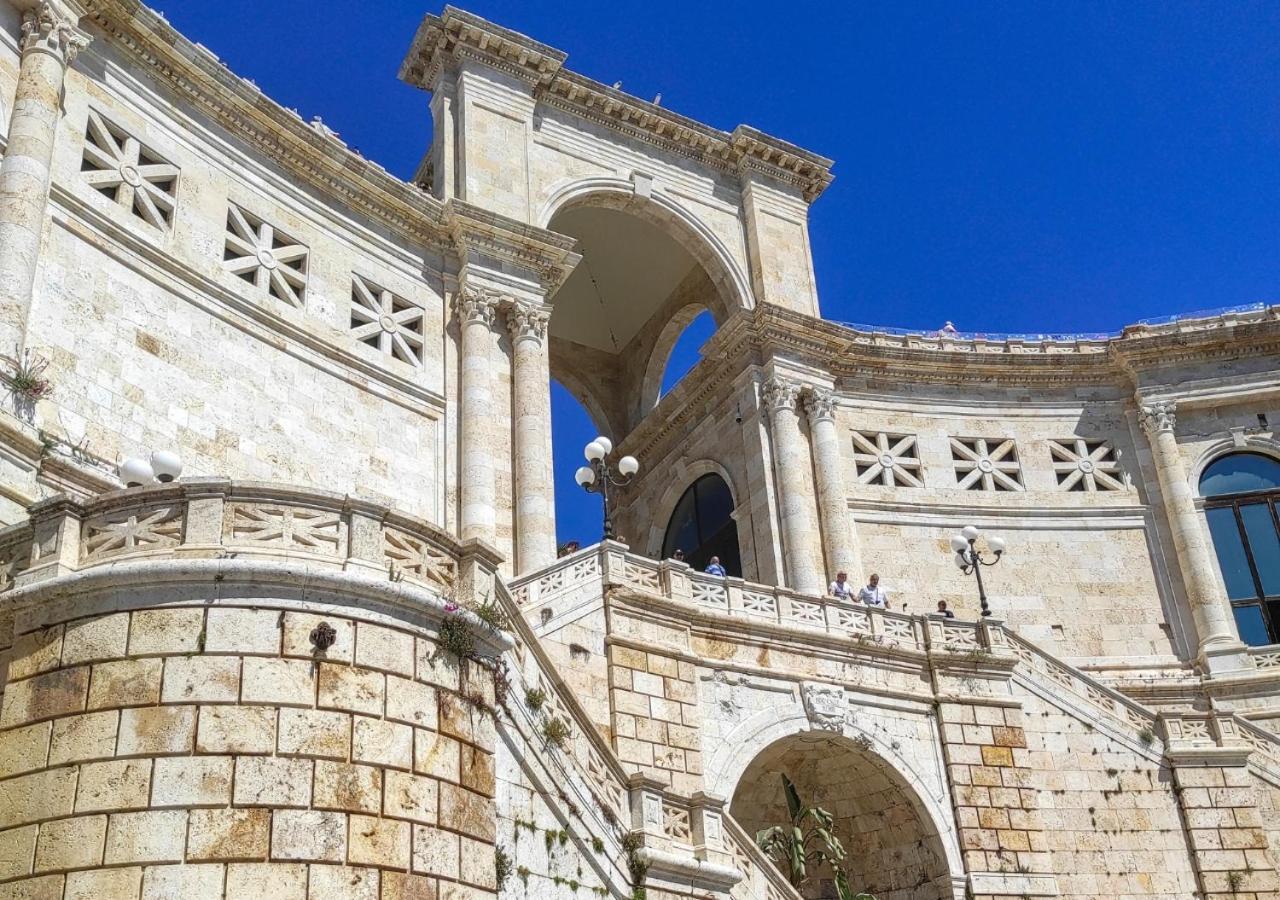 Le Tre Stelle Hotel Cagliari Bagian luar foto